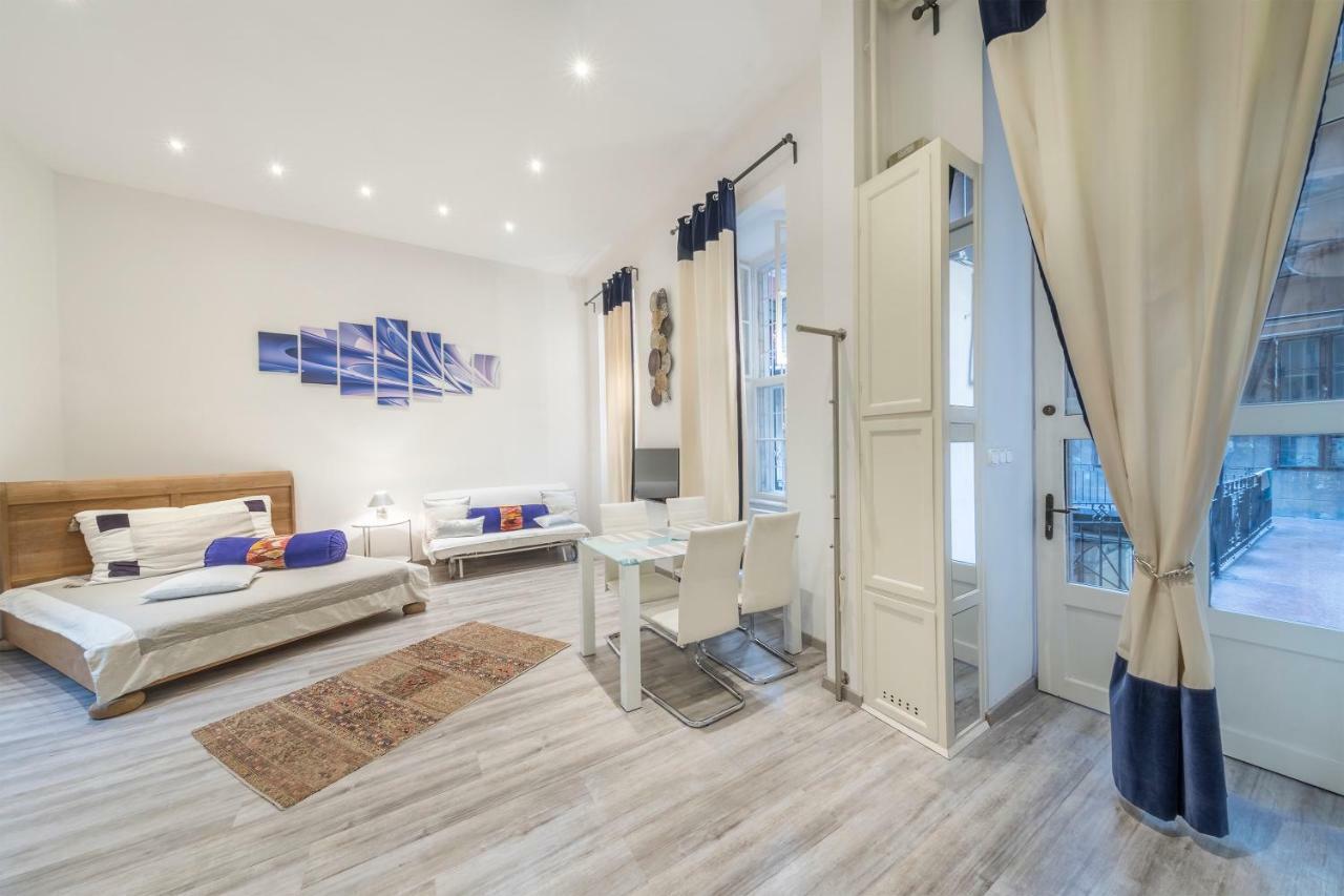 Atlanta Apartment Is In The Heart Of Budapest Exterior photo